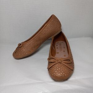 Falls Creek Tan Laser-Cut Bow Ballet Flats Girl Sandals Size 12